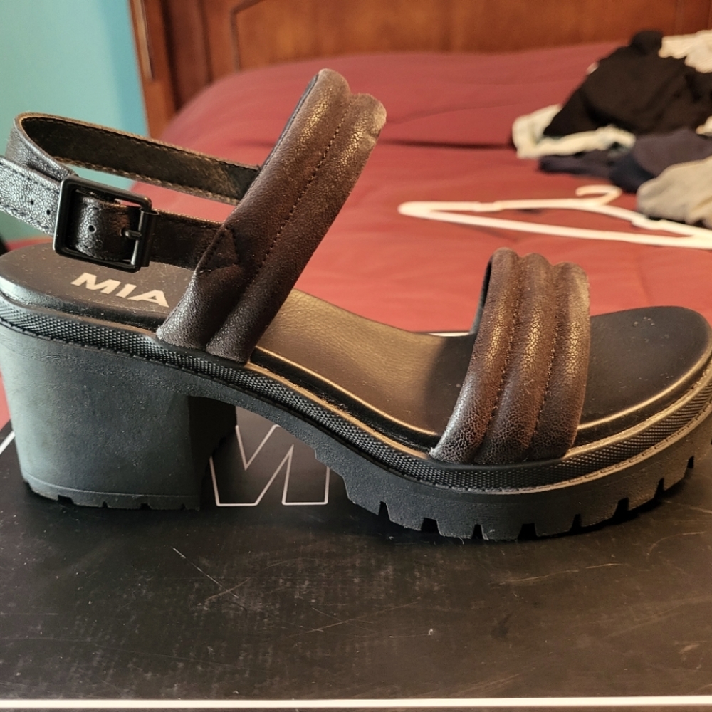 MIA heeled sandals